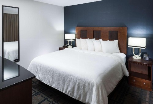 Embassy Suites Anchorage - image 26