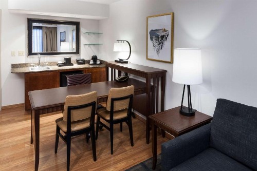 Embassy Suites Anchorage - image 27