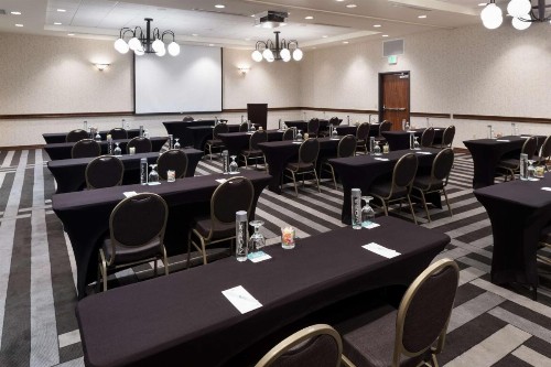 Embassy Suites Anchorage - image 32