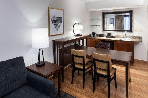 Embassy Suites Anchorage - image 35