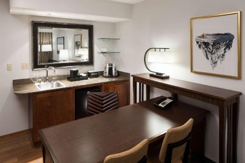 Embassy Suites Anchorage - image 37