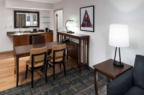 Embassy Suites Anchorage - image 38