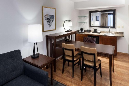 Embassy Suites Anchorage - image 39