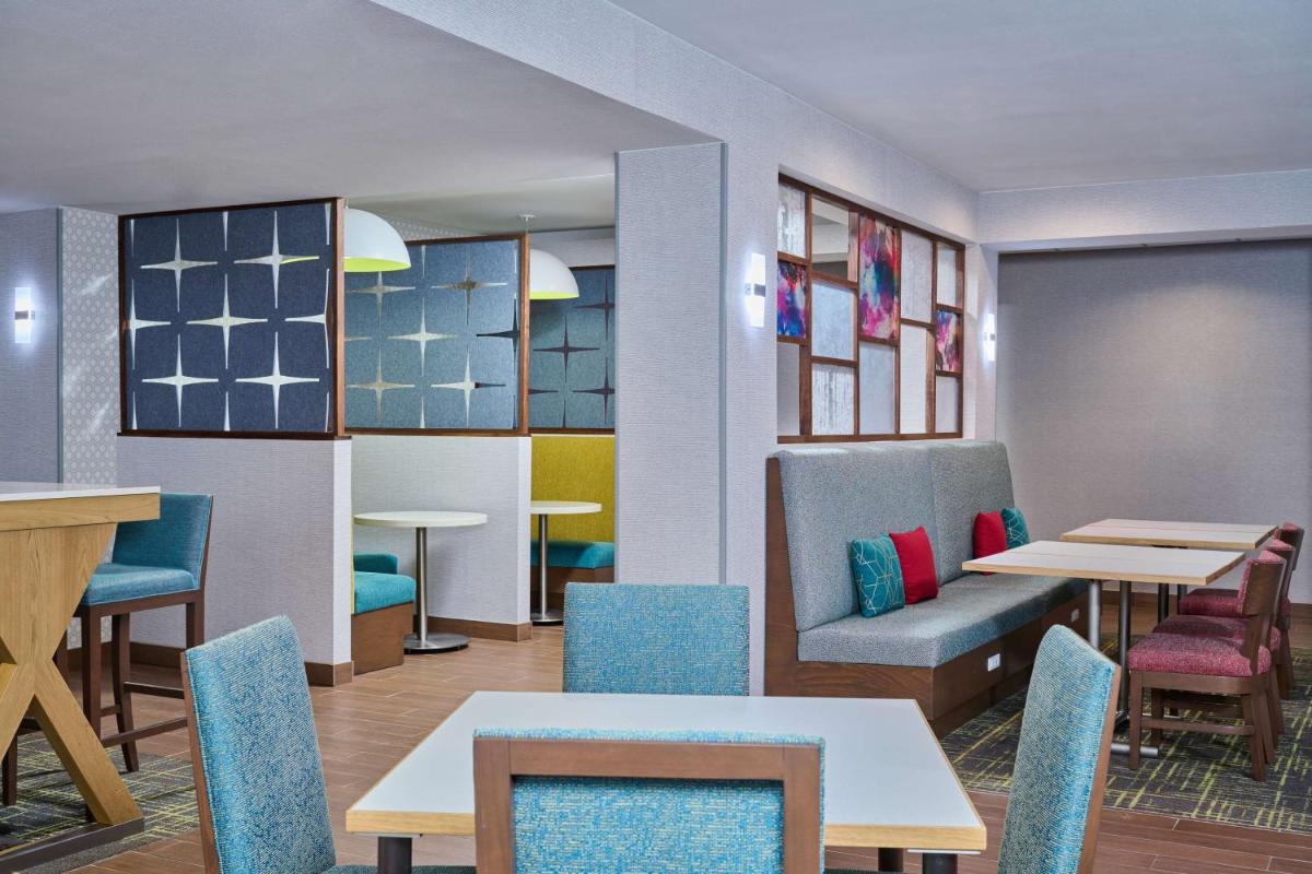Hampton Inn Anchorage - image 3