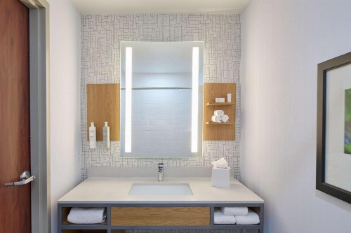 Hilton Garden Inn Anchorage - image 14