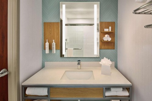 Hilton Garden Inn Anchorage - image 16