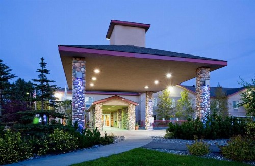 Holiday Inn Express Anchorage an IHG Hotel - image 1
