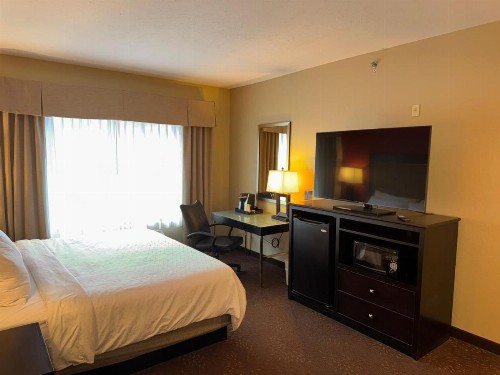 Holiday Inn Express Anchorage an IHG Hotel - image 22
