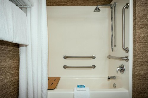 Holiday Inn Express Anchorage an IHG Hotel - image 9