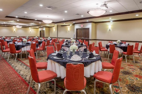 Crowne Plaza Anchorage-Midtown an IHG Hotel - image 2