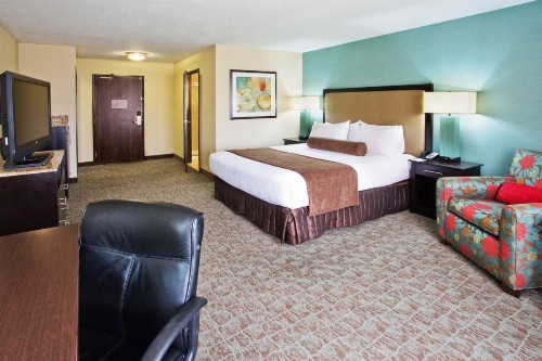 Crowne Plaza Anchorage-Midtown an IHG Hotel - image 20