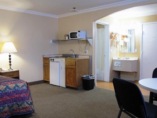 Merrill Field Inn - image 12