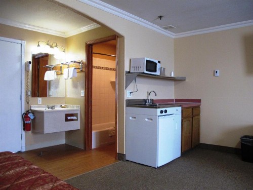 Merrill Field Inn - image 16