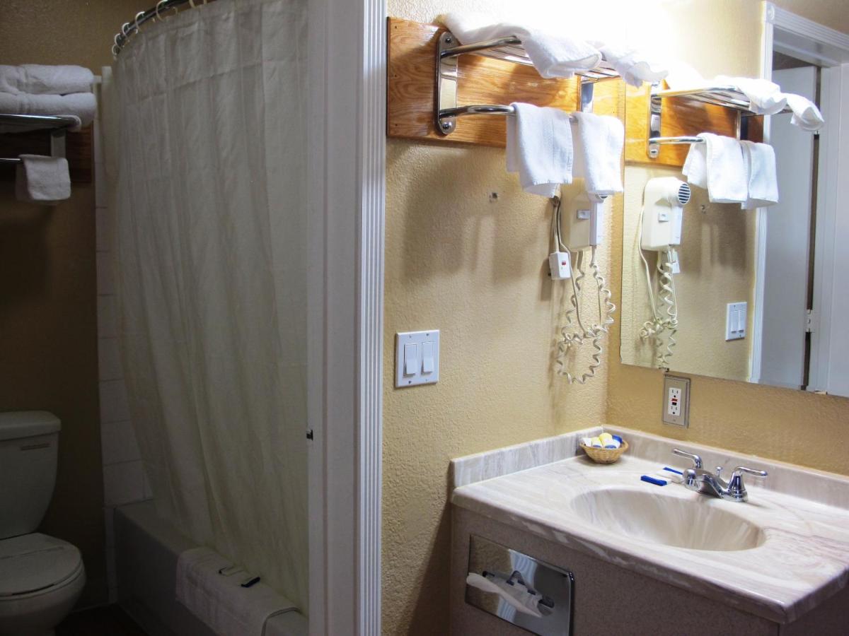 Merrill Field Inn - image 2