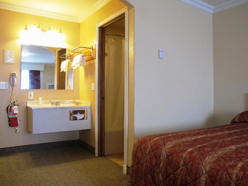 Merrill Field Inn - image 23