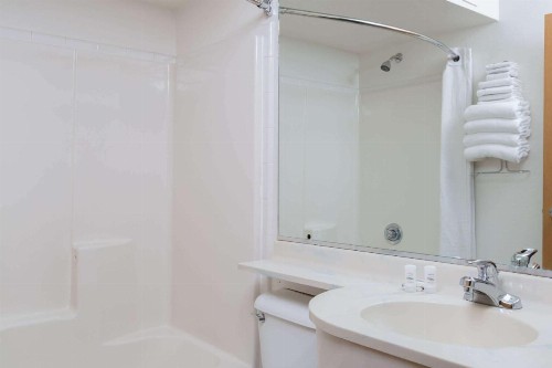 Microtel Inn & Suites Anchorage - image 1