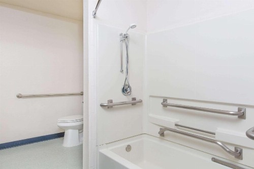Microtel Inn & Suites Anchorage - image 4