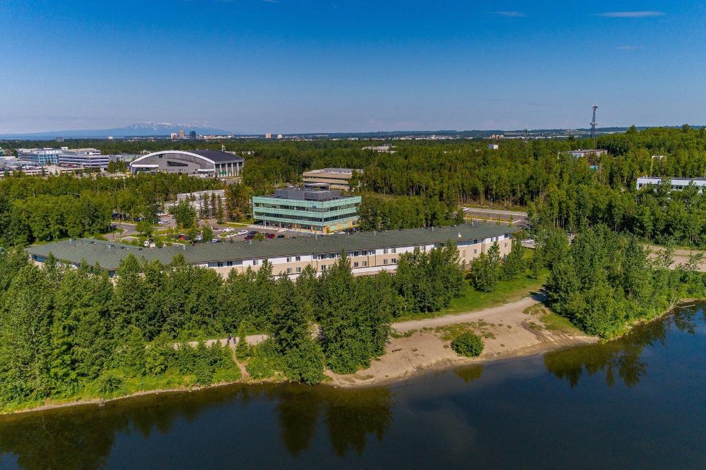 SpringHill Suites Anchorage University Lake - image 4