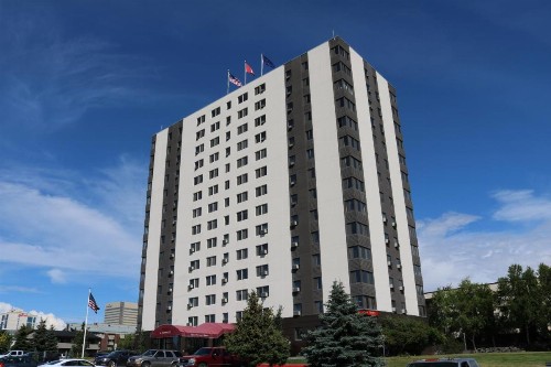 Inlet Tower Hotel & Suites - image 1
