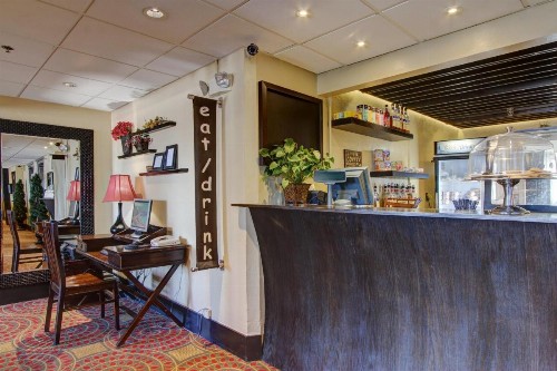 Inlet Tower Hotel & Suites - image 5