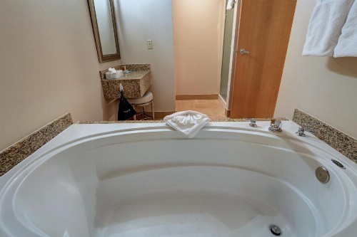 Dimond Center Hotel - image 15