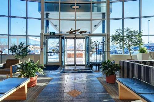 Dimond Center Hotel - image 18