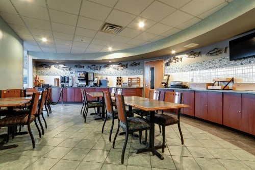 Dimond Center Hotel - image 30