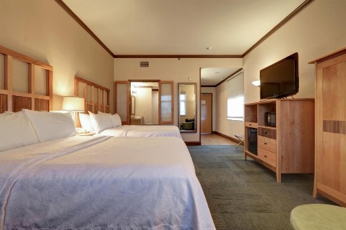 Dimond Center Hotel - image 33