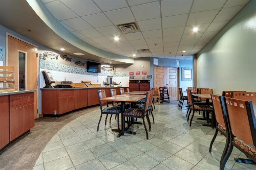 Dimond Center Hotel - image 34