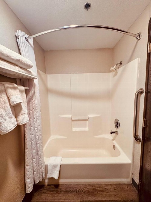 Comfort Inn Ship Creek Anchorage - image 14