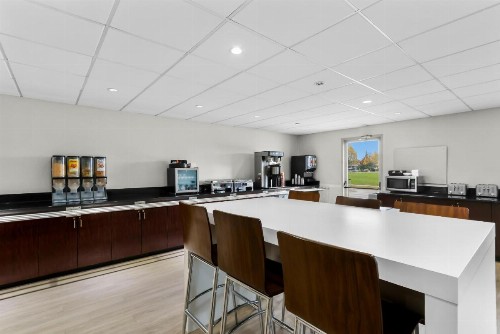 Clarion Suites Downtown Anchorage - image 11