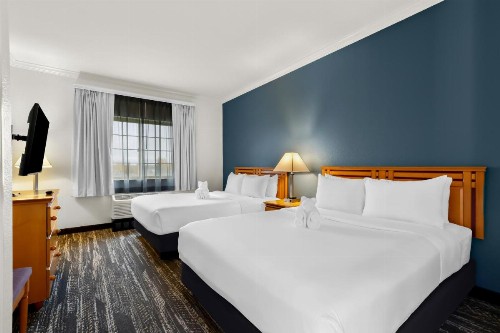 Clarion Suites Downtown Anchorage - image 13