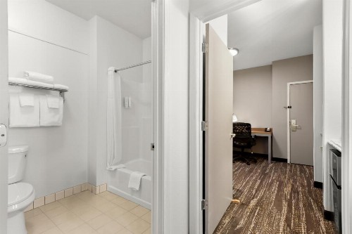 Clarion Suites Downtown Anchorage - image 20