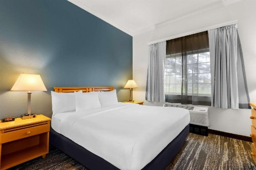 Clarion Suites Downtown Anchorage - image 23