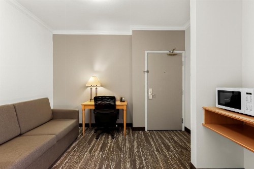 Clarion Suites Downtown Anchorage - image 28