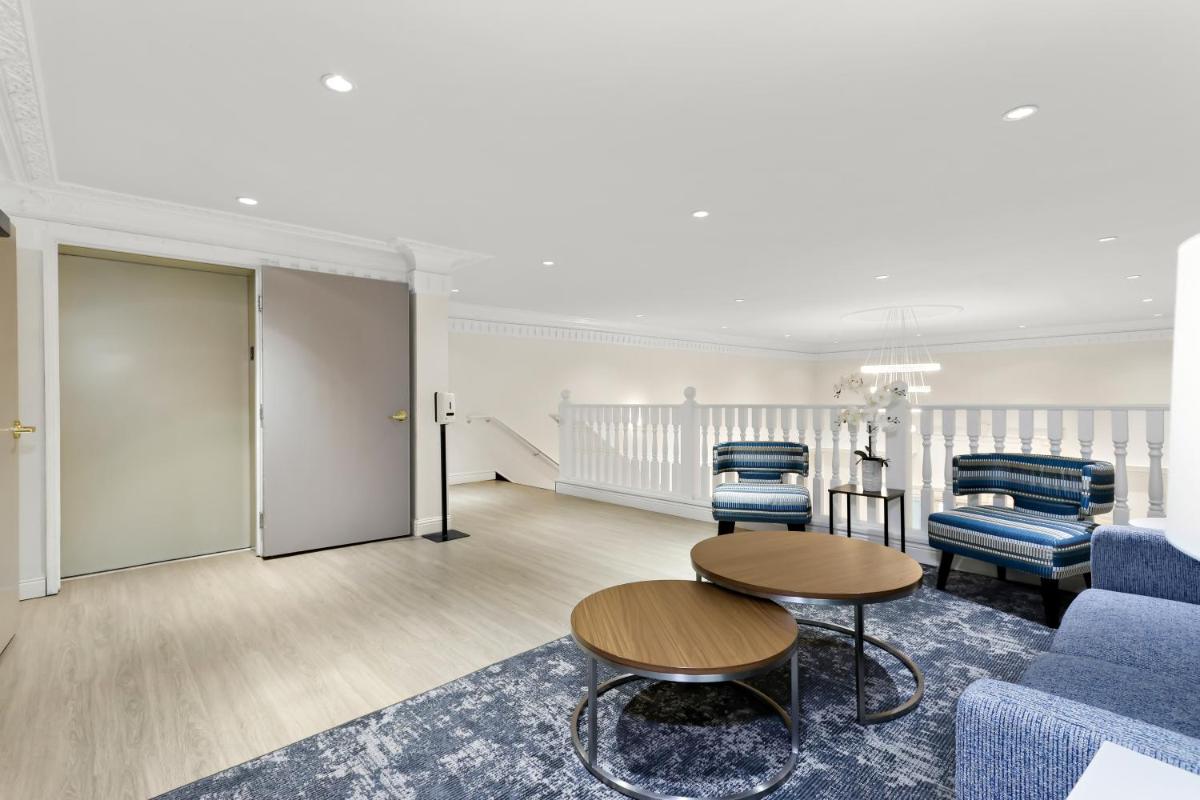 Clarion Suites Downtown Anchorage - image 4