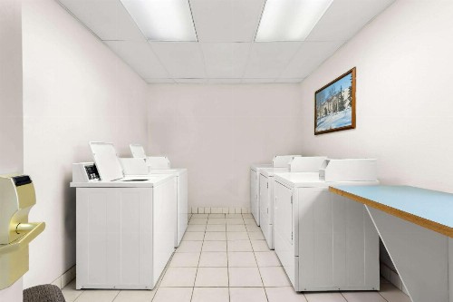 Clarion Suites Downtown Anchorage - image 5