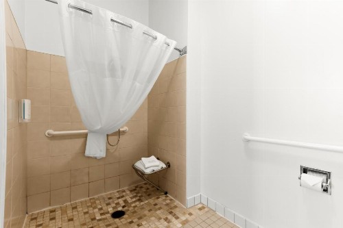 Clarion Suites Downtown Anchorage - image 7