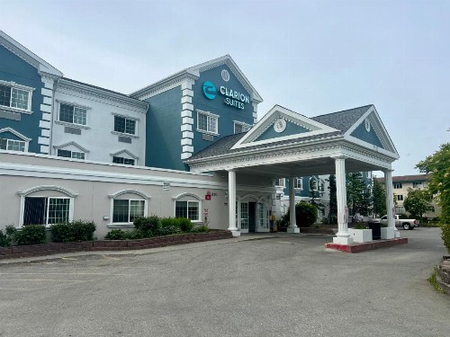 Clarion Suites Downtown Anchorage - image 9