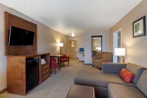Comfort Suites Anchorage International Airport - image 17