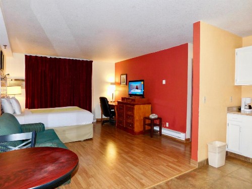 Americas Best Value Inn & Suites Anchorage Airport - image 13