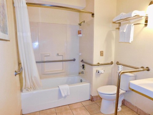 Americas Best Value Inn & Suites Anchorage Airport - image 17