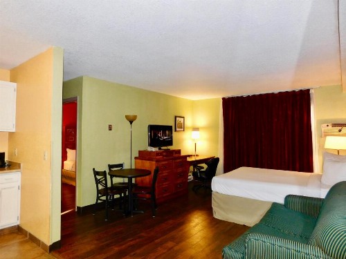 Americas Best Value Inn & Suites Anchorage Airport - image 6