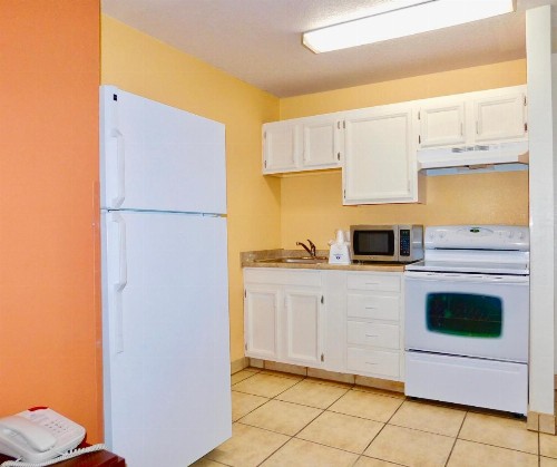 Americas Best Value Inn & Suites Anchorage Airport - image 7