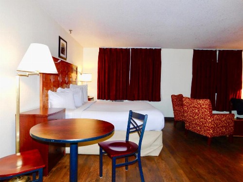 Americas Best Value Inn & Suites Anchorage Airport - image 8