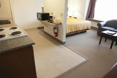 Alex Hotel and Suites - image 15