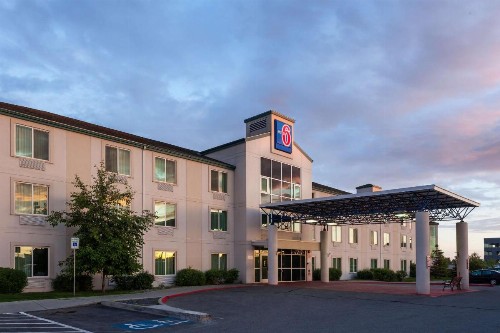 Motel 6-Anchorage AK - Midtown - image 1