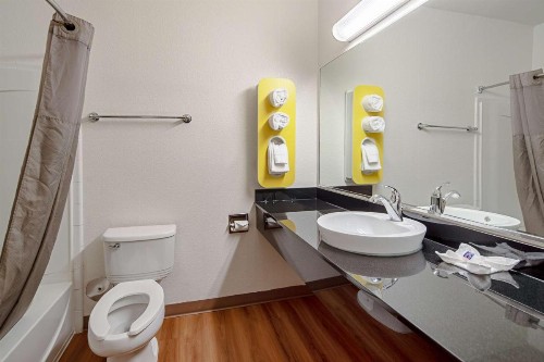 Motel 6-Anchorage AK - Midtown - image 2