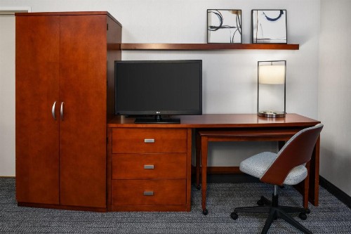 Courtyard by Marriott Anchorage Airport - image 23
