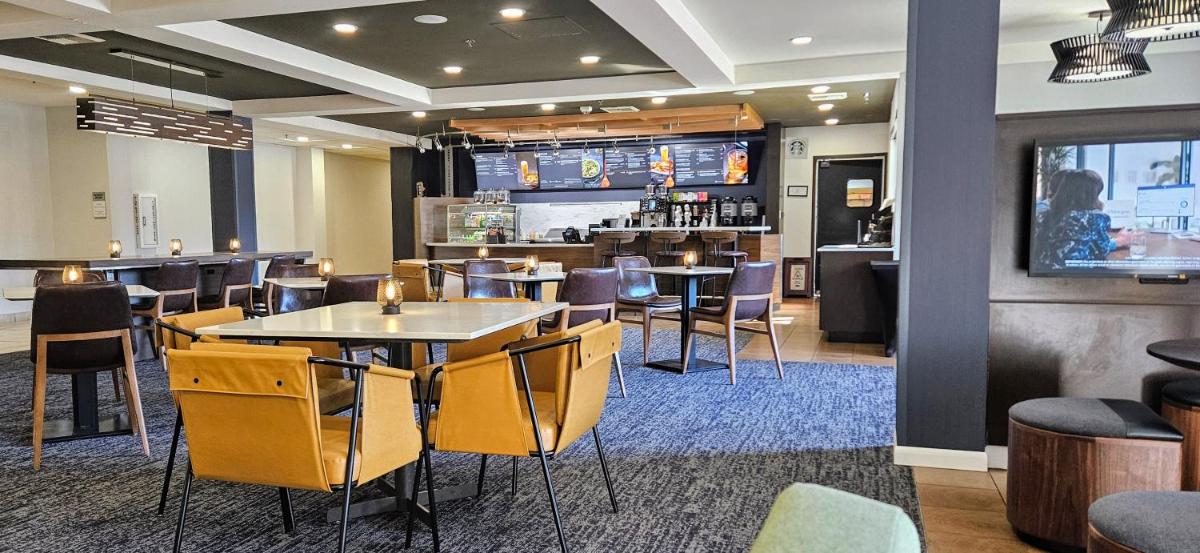 Courtyard by Marriott Anchorage Airport - image 3